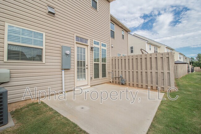 Building Photo - 406 Christiane Way