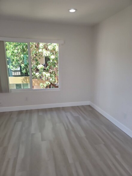 Building Photo - 9646 Winter Gardens Blvd