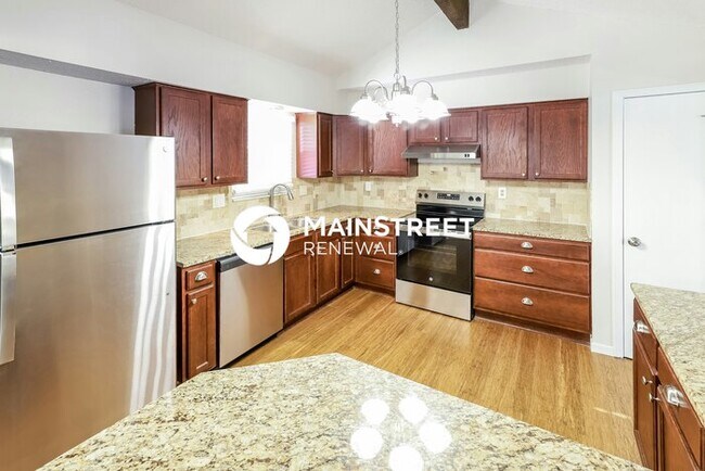 Building Photo - 3 Bedroom Pet-Friendly Home in KANSAS CITY, MO with Main Street Renewal