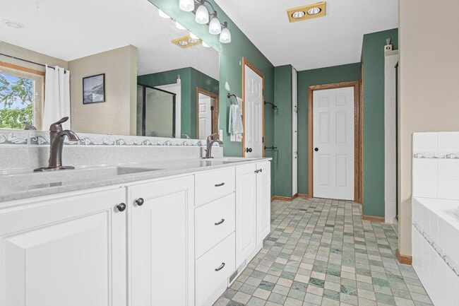 Building Photo - Luxury 4-Bed Retreat with In-Ground Pool & 3-Car Garage