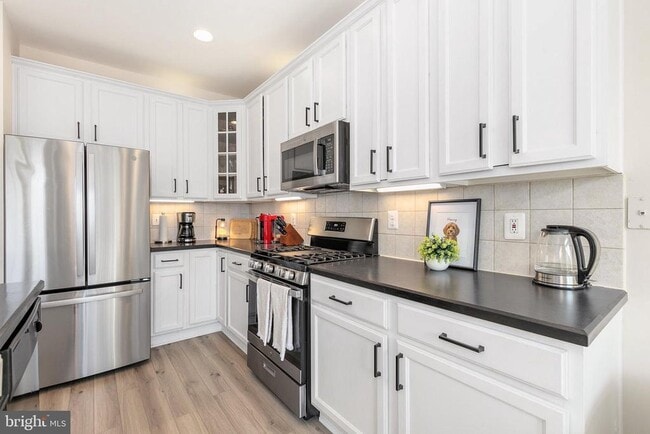 Building Photo - 709 Gaither Rd