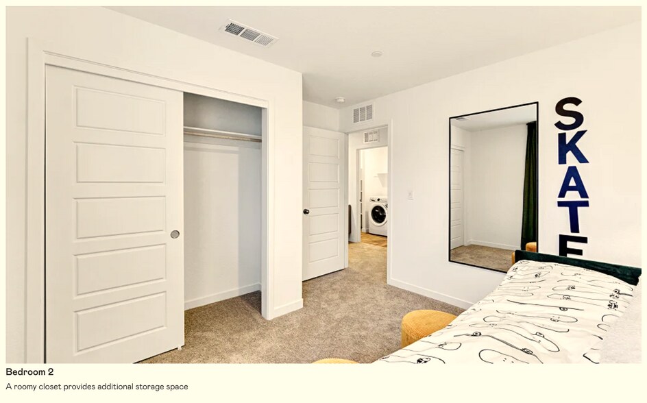 Building Photo - 4457 Buckingham Ave