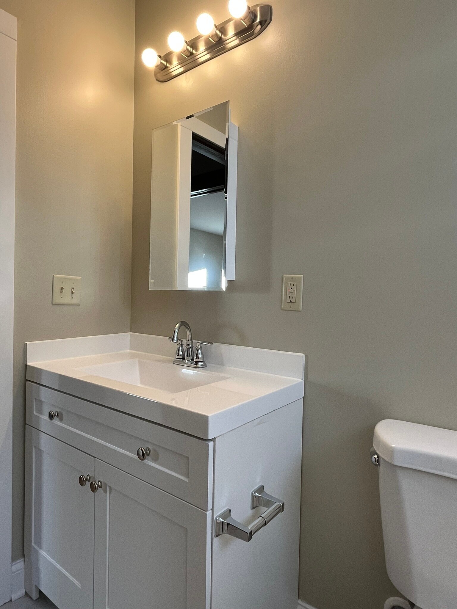 Building Photo - 2159 S Mound St