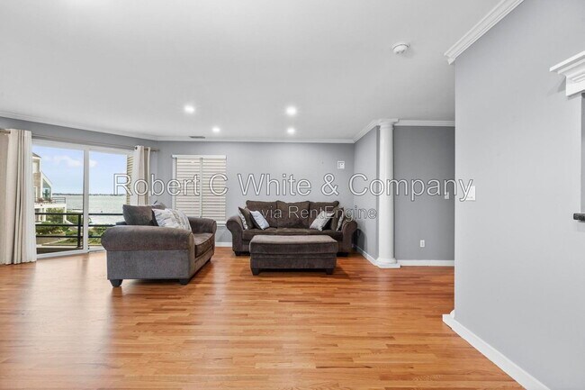 Building Photo - 38 Harbour Close