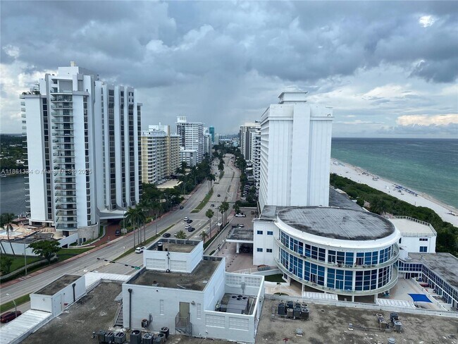 Building Photo - 5401 Collins Ave