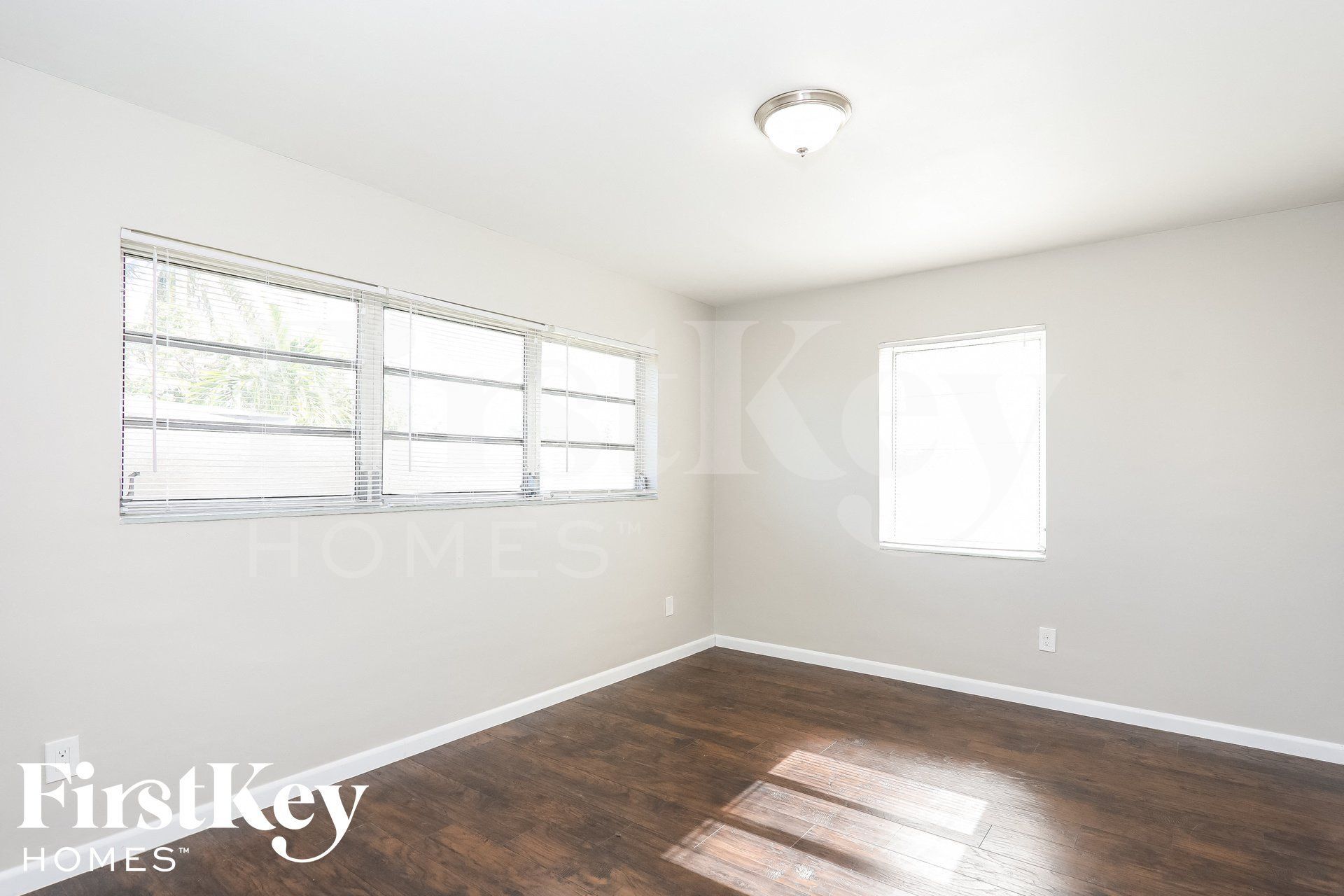 Building Photo - 16025 SW 99th Ave