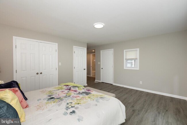 Building Photo - 9520 48th Ave