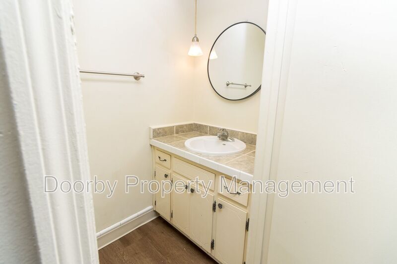 Building Photo - 5206 Sunbeam Ave