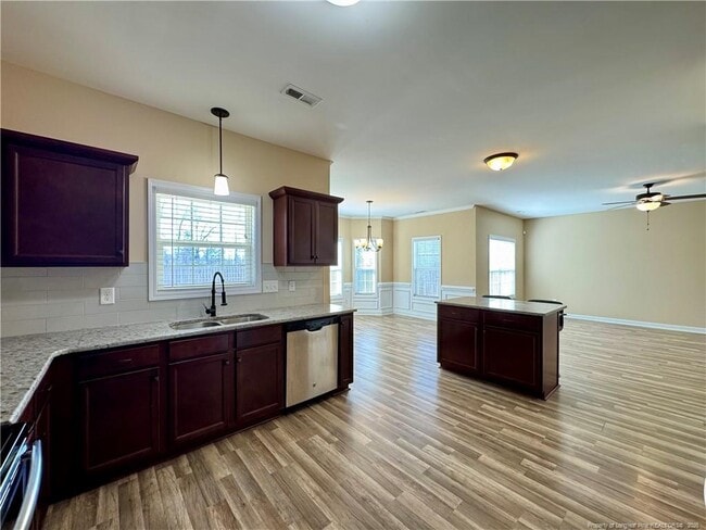 Building Photo - 119 Wedgefield Dr