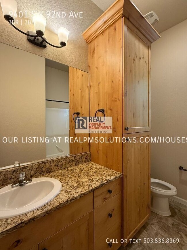 Building Photo - 9401 SW 92nd Ave