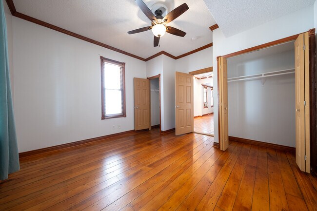 Building Photo - 1417 6th St NE