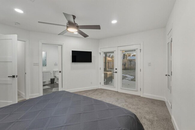Building Photo - 2107 Lewood Cir
