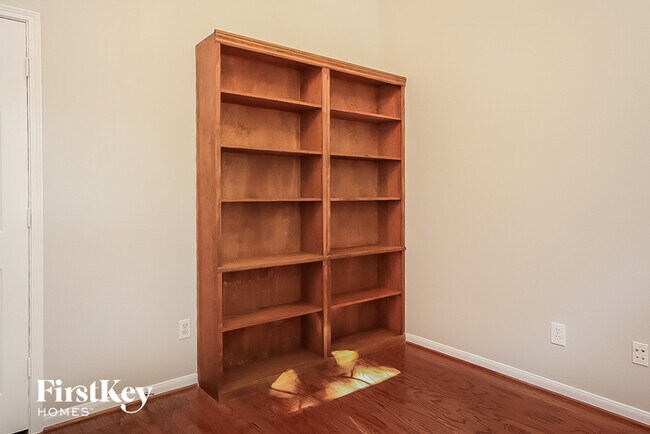 Building Photo - 111 N Rambling Ridge Pl