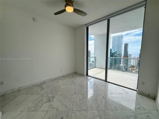 Building Photo - 1060 Brickell Ave