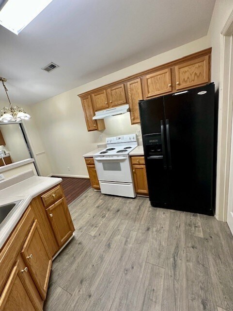 Building Photo - 1620 Ridgecrest Dr