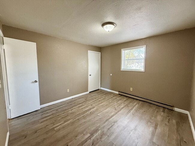 Building Photo - 2 Bedrooms, 1 Bathroom Home in Paragould AR - $750/Month