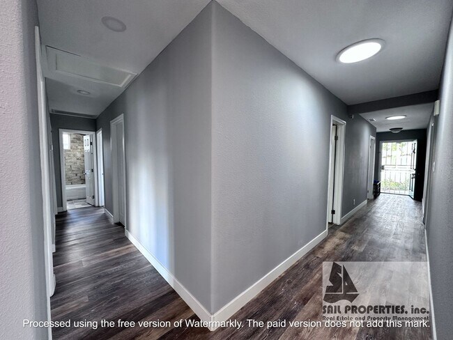 Building Photo - Gorgeous Huntington Beach Single Story Home!