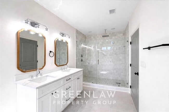 Building Photo - 830 Gaston St SW