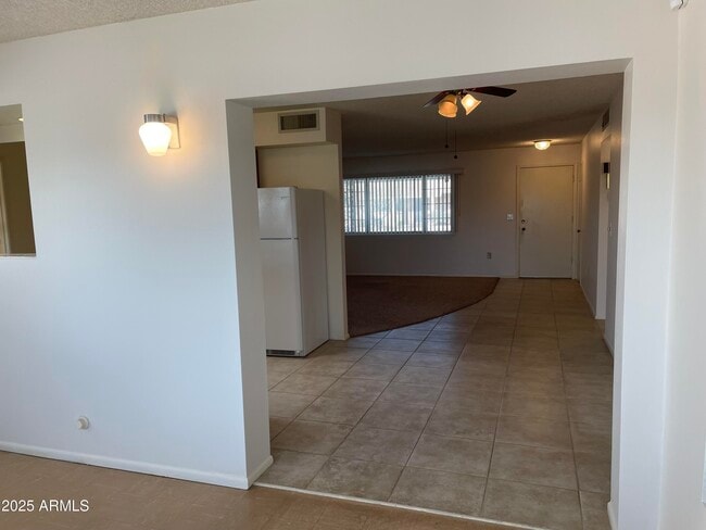 Building Photo - 10729 W El Capitan Cir