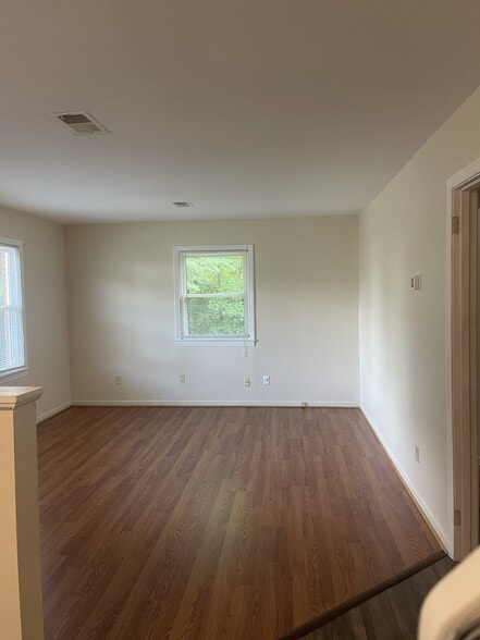 Den - 130 Harmon Dr
