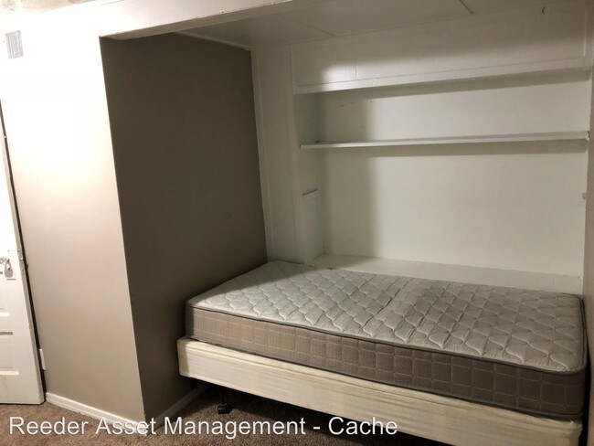 Building Photo - 62 E 300 N