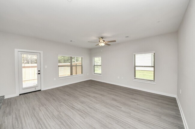 Building Photo - 7711 Longmire Rd