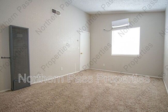 Building Photo - 3403 Pershing Dr