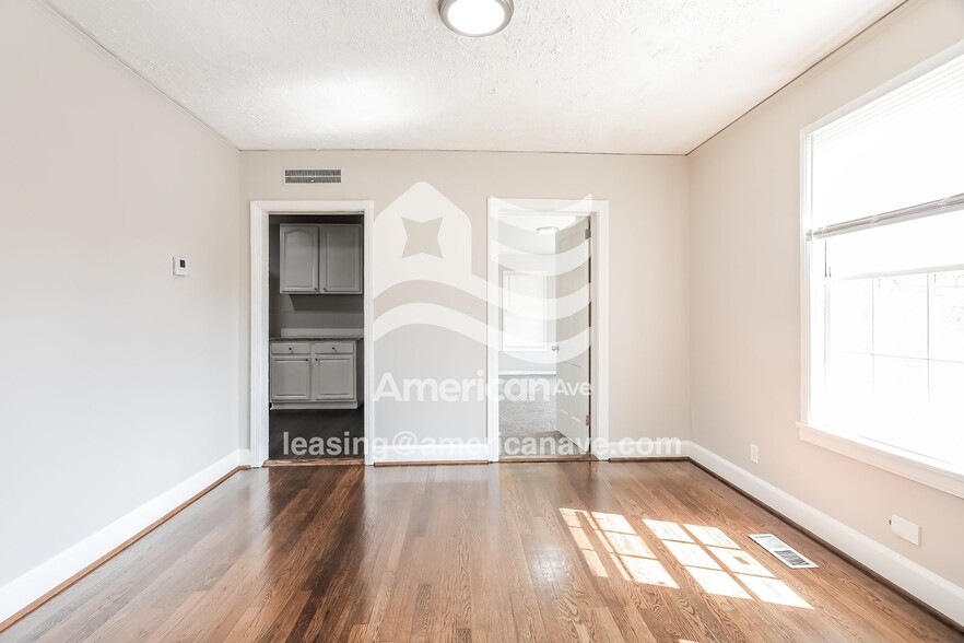 Building Photo - 1600 4th Terrace W