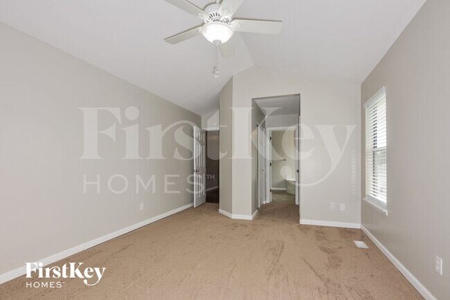 Building Photo - 124 Royallsprings Pkwy