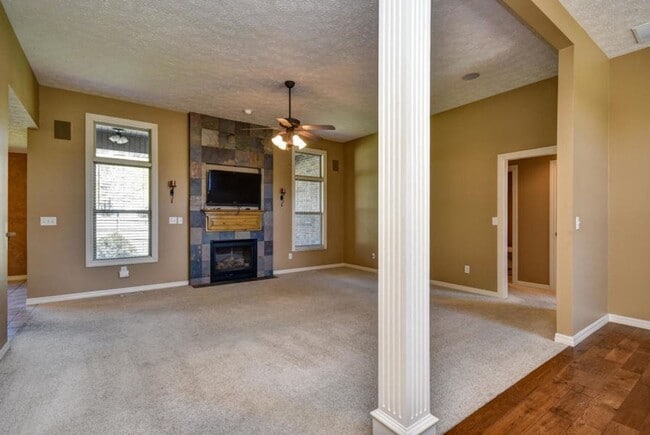 Building Photo - Executive Rental in Park Crest Meadows