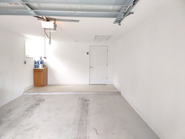 Building Photo - 2551 Yucca Rd