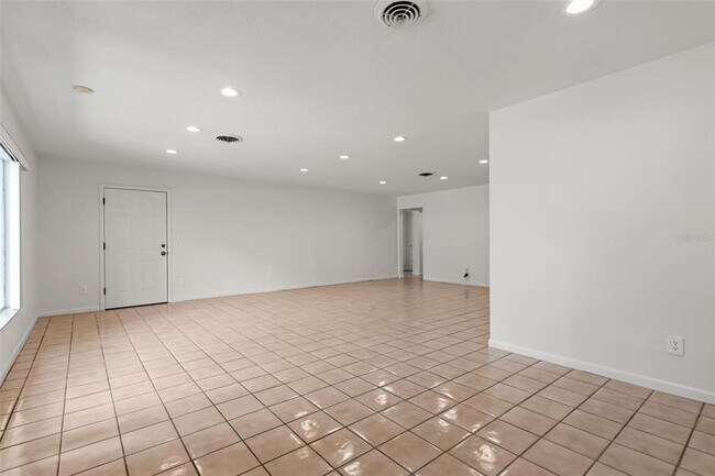 Building Photo - 3308 Raeford Rd
