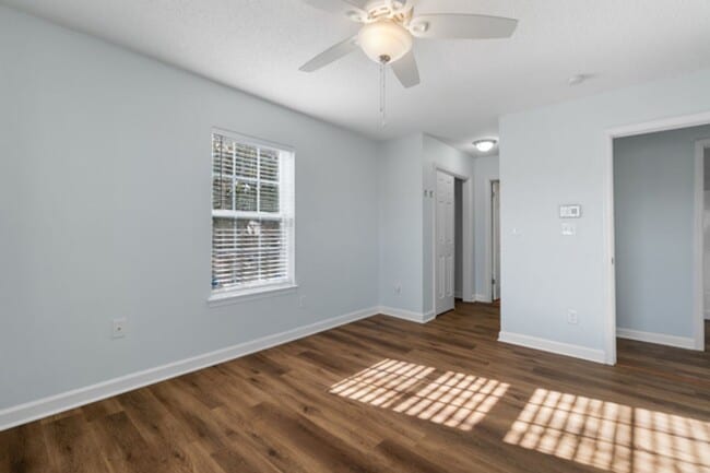 Building Photo - 2 Bed 2 Bath Condo for Rent in Norfolk!