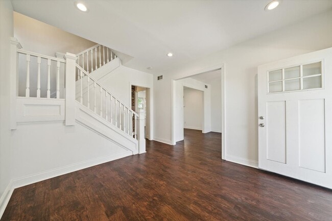 Building Photo - $1,675 - Spacious 3 Bedroom in North End