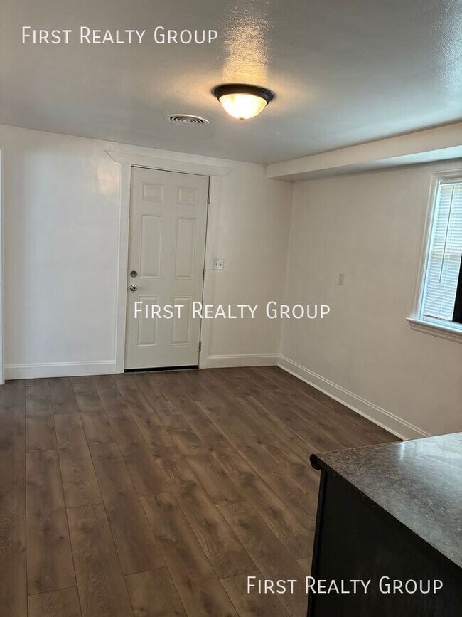 Building Photo - 3858 Haney Rd