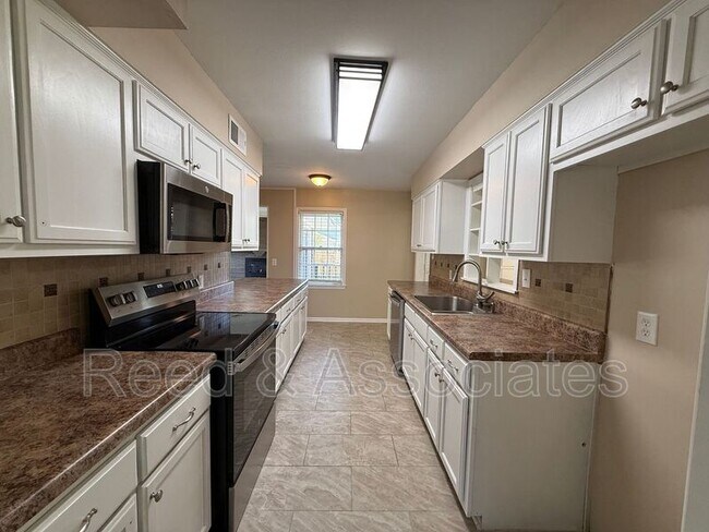 Building Photo - 5047 Howard Pl