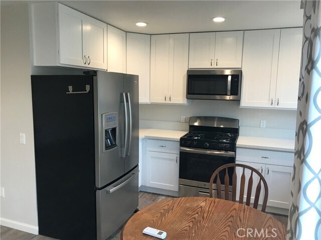 Building Photo - 430 E Bixby Rd