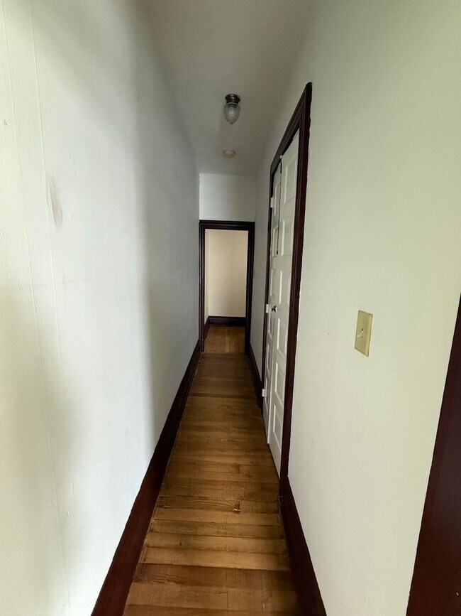 Building Photo - 49 W Commerce St