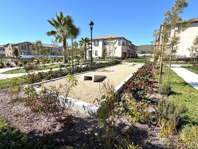 Building Photo - Almost BRAND NEW end unit Townhome in Winchester for Rent