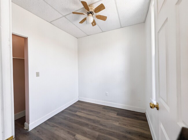 Building Photo - 9046 S Brandon Ave