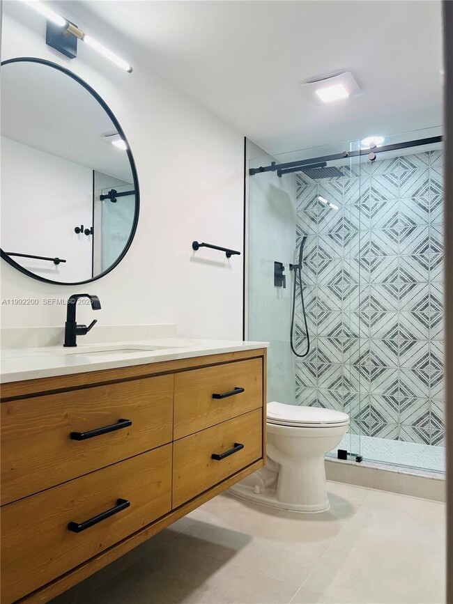 Building Photo - 2402 Antigua Cir