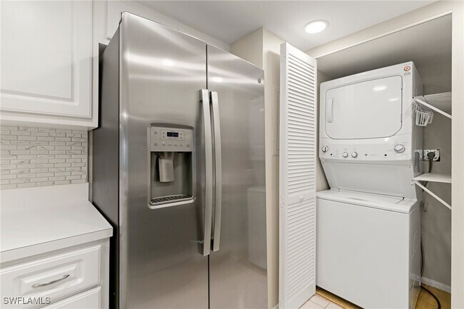 Building Photo - 27 Greenbrier St