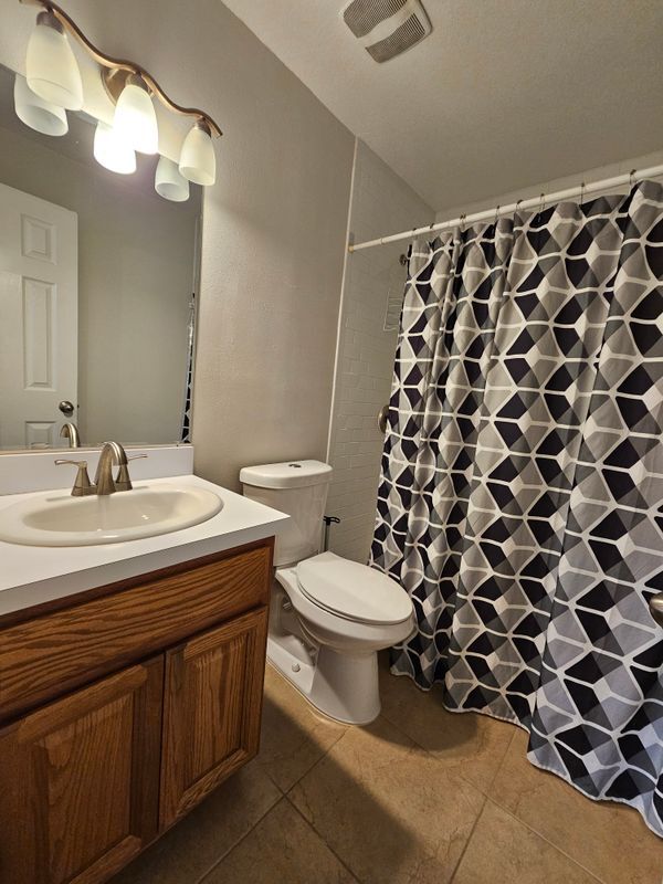 Building Photo - 540 Golden Raintree Pl