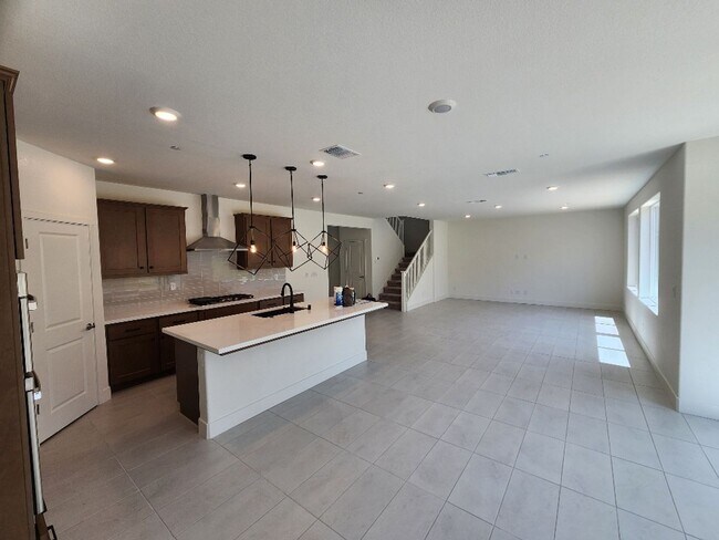 Building Photo - Introducing Your New Dream Home