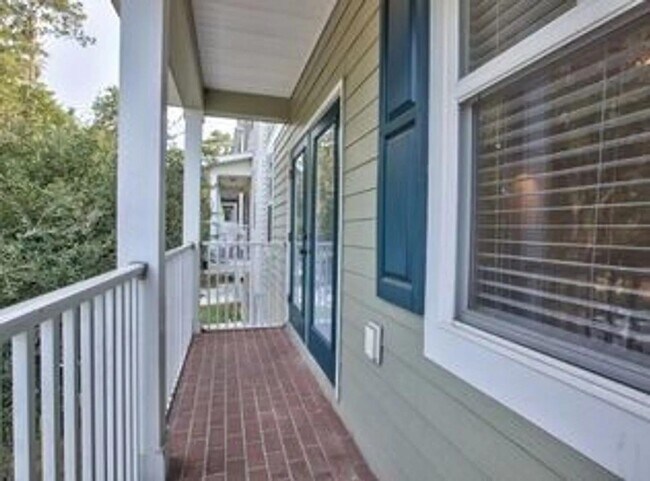 Building Photo - 256 Soho Ct