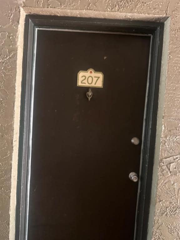 Building Photo - 820 Camargo Way