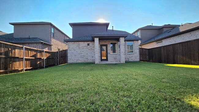 Building Photo - 920 Santa Lucia Dr