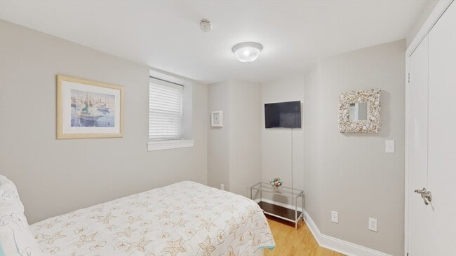 Building Photo - 130 G St