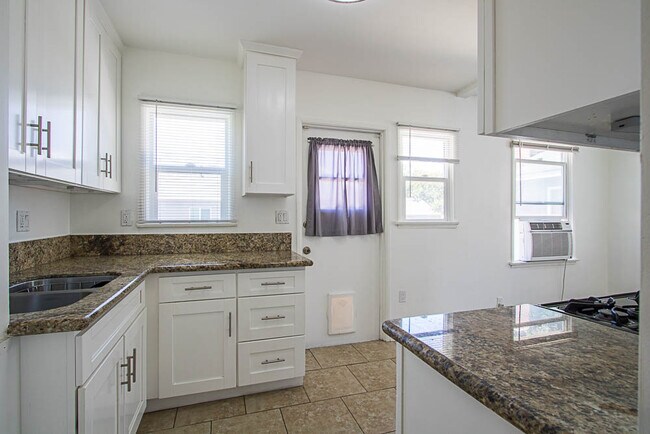 Building Photo - 2835 Pacific Ave