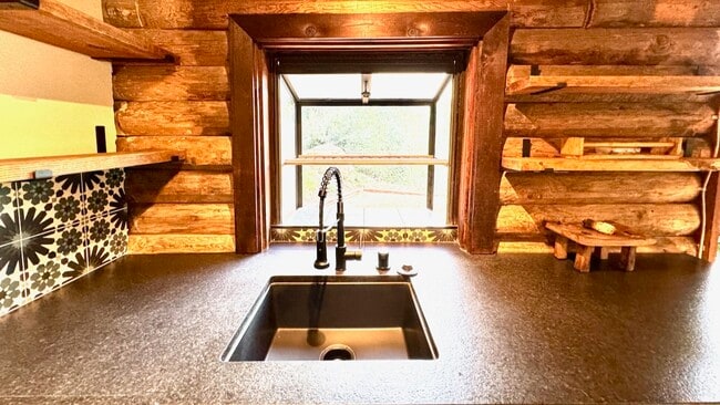 Building Photo - 615 Falls Dr